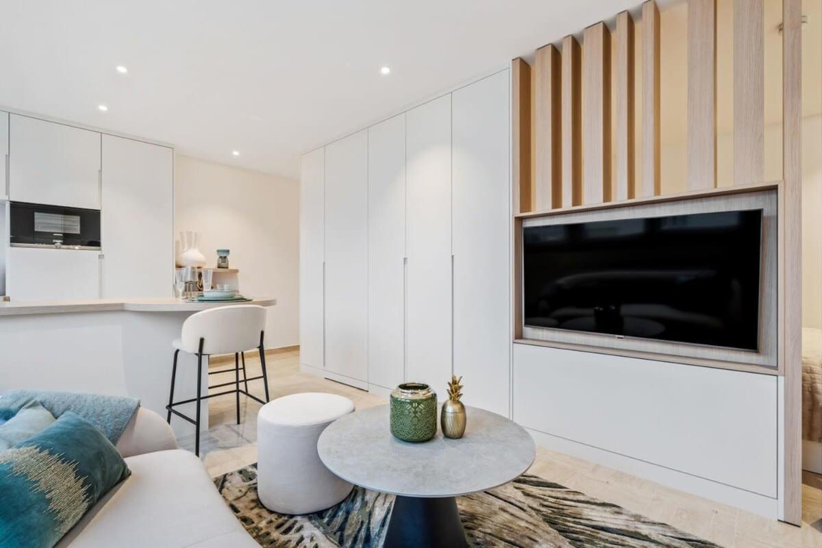 Modern Studio With King Bed, Walk To Attractions Luxemburg Exterior foto